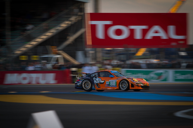 Illustration for article titled The intoxicating beauty of Le Mans cars at sunset